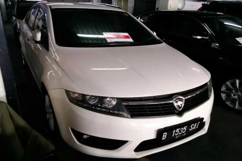 Proton Preve (oto.com)