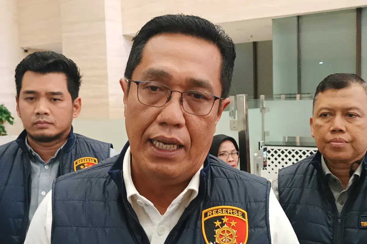 Dir Tipidum Bareskrim Polri Brigjen Djuhandani Rahardjo Puro. Dia mengatakan, Polri tidak akan menyerah mencari Dito Mahendra yang sudah menjadi tersangka.
