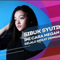 Cara Megan Domani selalu dekat dengan keluarga.