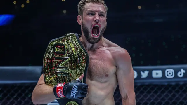 Atasi Vitaly Bigdash, Reinier de Ridder Pertahankan Gelar Juara Dunia di ONE 159