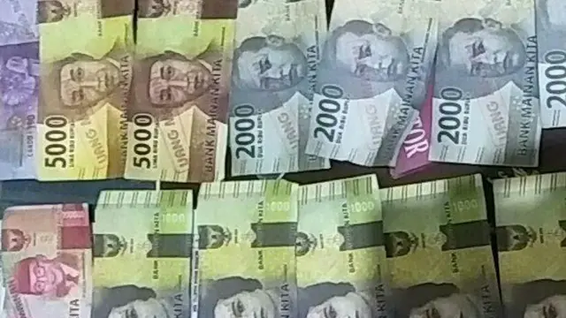 Nenek Penjual Kerupuk Tertipu Uang Mainan Milik Warga Muara Enim