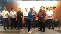 43 perusahaan anggota asosiasi financial technology Indonesia (AFTECH) menandatangani pedoman pelaku layanan pinjam meminjam uang berbasis teknologi informasi yang bertanggung jawab. (Foto:Liputan6.com/Bawono Y)