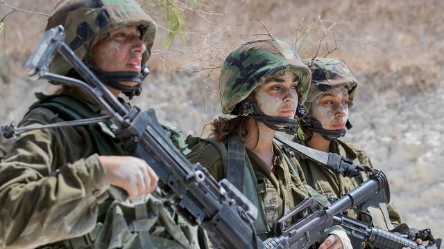 20161123-Tentara-Wanita-Israel-AFP
