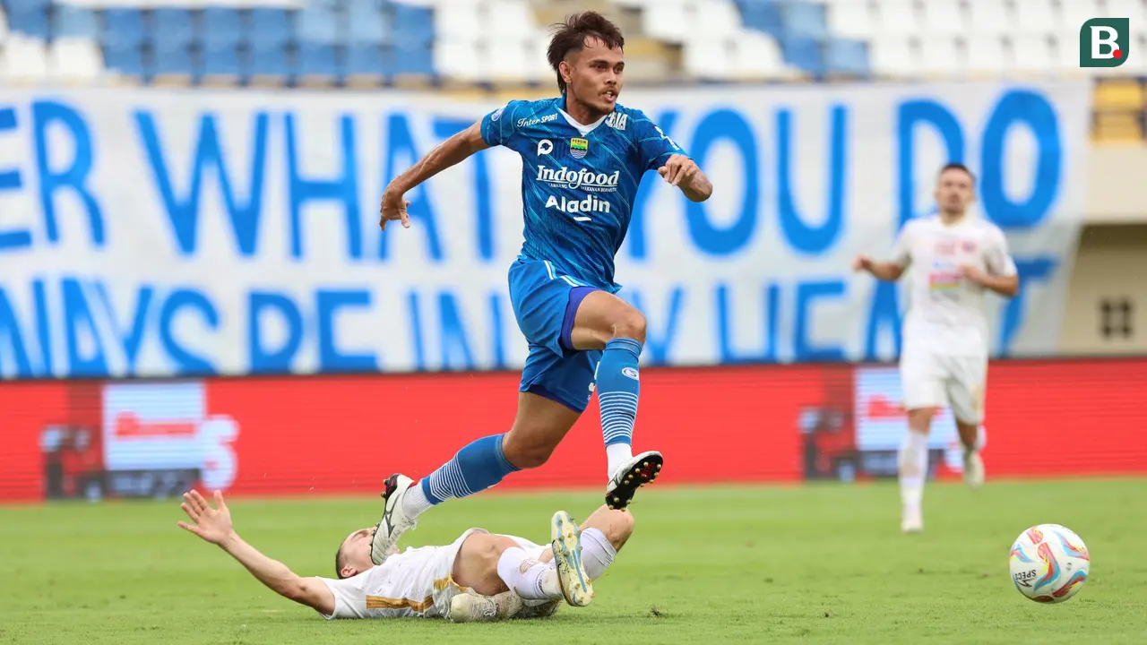 Foto: David da Silva Cemerlang, Rio Fahmi Paling Terpukul Persija Tumbang di Markas Persib Bandung