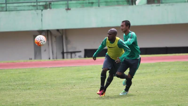 Boaz kembali ikut latihan Timnas di Solo (Liputan6.com / Fajar Abrori)