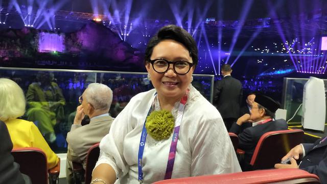 Gaya modis Menlu Retno Marsudi (Sumber: Instagram/retno_marsudi)