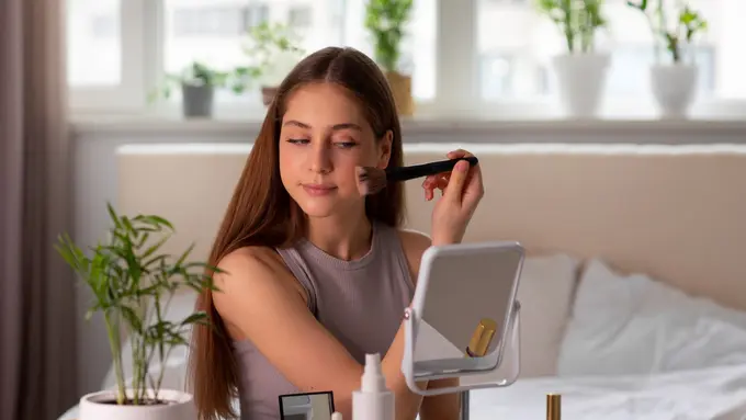 Tips Makeup Natural Tahan Lama Tanpa Lapisan Tebal, Hasil Fresh Seharian