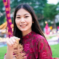 ilustrasi perempuan tersenyum cantik/Shutterstock