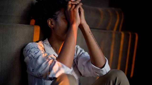 Ilustrasi menahan emosi