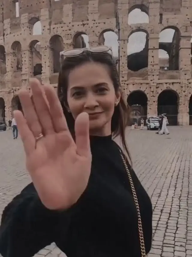 Cut Tary ke Italia (Instagram @cuttaryofficial)