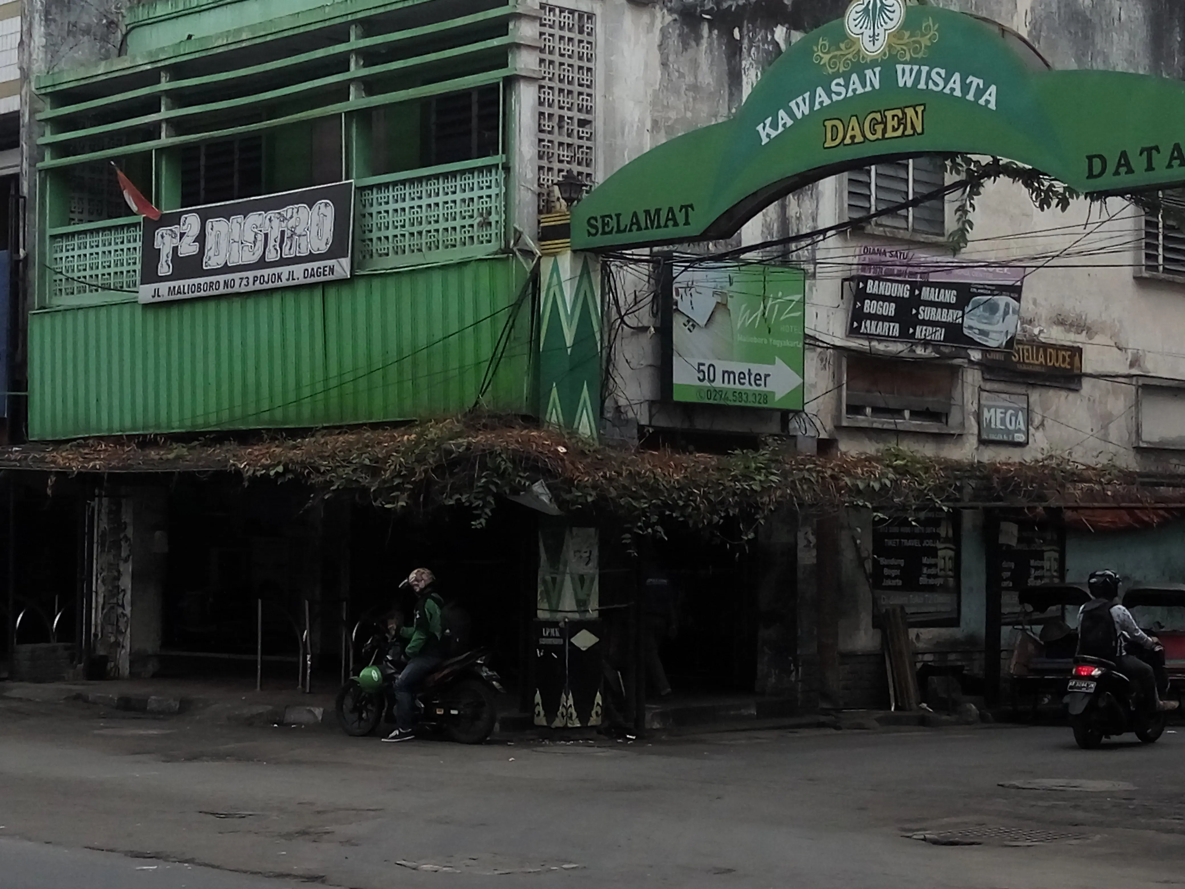 Suasana lengang Malioboro saat PKL meliburkan diri. Foto: (Switzy/Liputan6.cm)