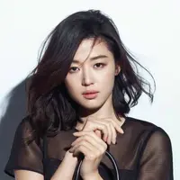 Kabar bahagia datang dari Jun Ji Hyun, lantaran ia dikaruniai anak kedua. Pihak agensi Culture Depot memang membocorkan jika Jun Ji Hyun akan melahirkan pada Januari 2018. (Foto: Allkpop.com)