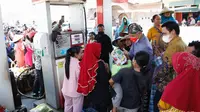 Gubernur Jawa Tengah Ganjar Pranowo saat mengujungi Kampung Nelayan Bandengan, di Kabupaten Kendal. (Istimewa)