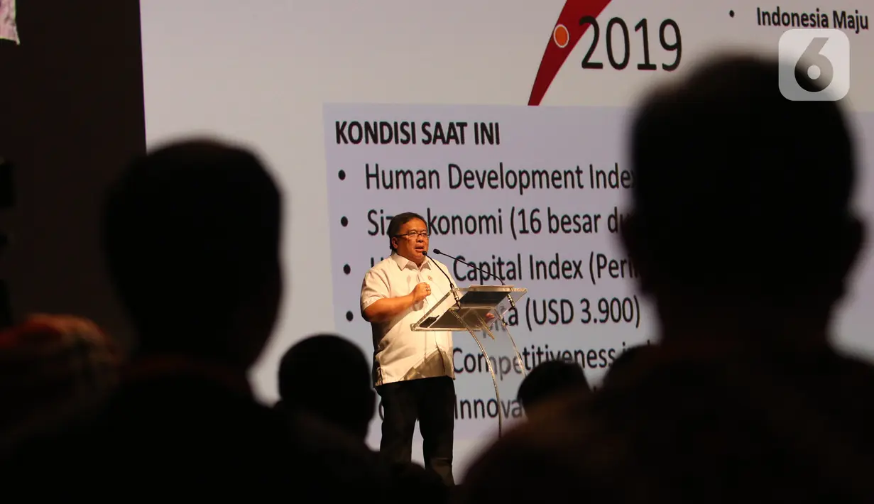 Menristekdikti Bambang Brodjonegoro memberi paparan dalam Indonesia Digital Conference (IDC) 2019 di Jakarta, Kamis (28/11/2019). IDC digagas para pengurus AMSI sebagai wadah bertukar pengalaman, gagasan, dan strategi membangun ekosistem digital untuk masa depan. (Liputan6.com/Angga Yuniar)
