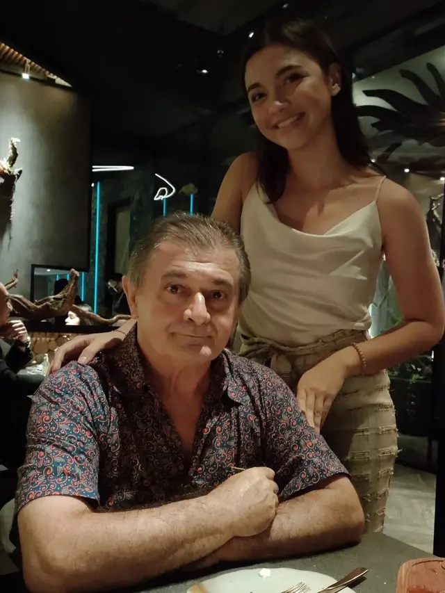 Jarang Terekspos, Ini 6 Potret Angela Gilsha dan Ayahnya yang Asal Italia