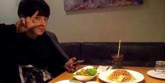 Chanyeol EXO mempunyai restoran Italia yang bernama Viva Polo. Restoran ini sudah punya cabang di seluruh Seoul. Namun sebuah kabar menyebutkan jika Chanyeol kerapa terlihat di cabang Gangdongu. (Foto: koreaboo.com)