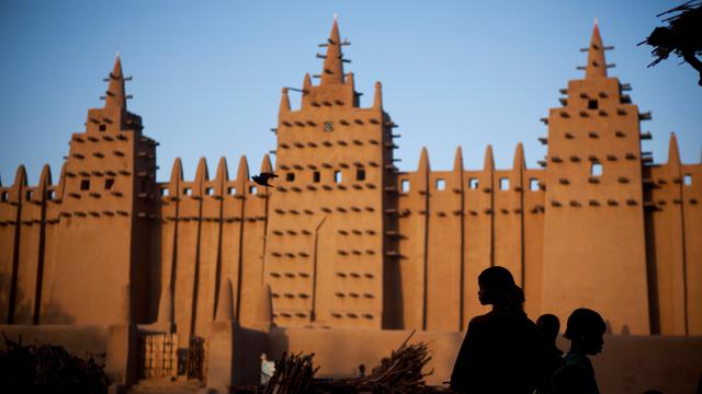 Bangunan Masjid Agung Djenne yang terbuat dari lumpur