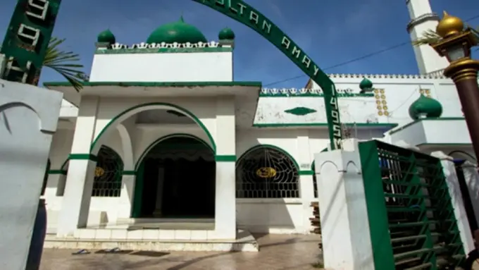 [Bintang] Masjid Tertua di Gorontalo Ini Ternyata Dibangun untuk Mahar Pernikahan