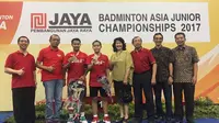 Indonesia berhasil meraih emas di Kejuaraan Asia Junior 2017 dari nomor ganda campuran melalui Rehan Naufal Kusharjanto/Siti Fadia Silva Ramadhanti pada final yang digelar, Minggu (30/7/2017) (dok. Kemenpora)