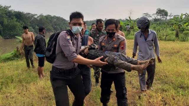 Seorang wanita muda terjun ke sungai Klawing, Purbalingga lantaran depresi terlilit utang. (Foto: Liputan6.com/Polres Purbalingga)