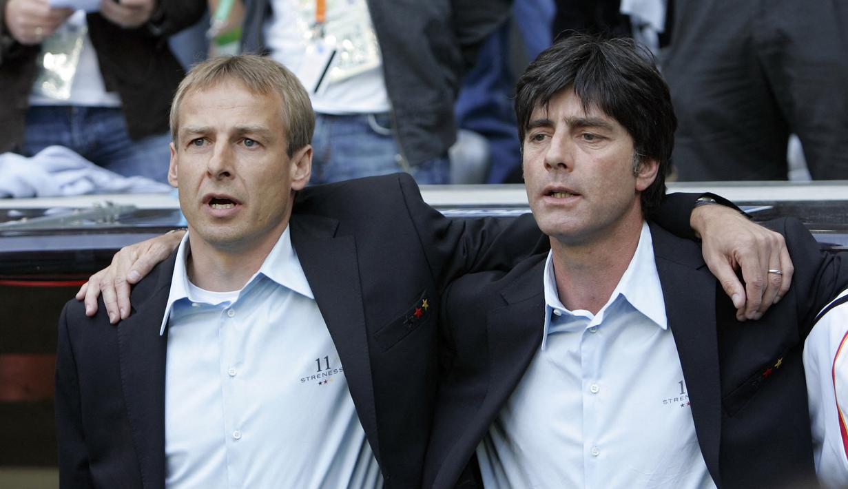 Prestasi duet Klinsmann dibuktikan dengan menjadi semifinalis di dua ajang, Piala Konfederasi 2005 dan Piala Dunia FIFA 2006. Jerman pun berhasil merebut posisi ke-3 di dua ajang tersebut. (AFP/Oliver Lang)