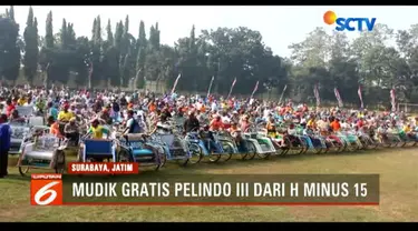 Ribuan penarik becak padati kantor Kabupaten Jombang untuk menyerbu beras zakat gratis dari bupati Jombang.