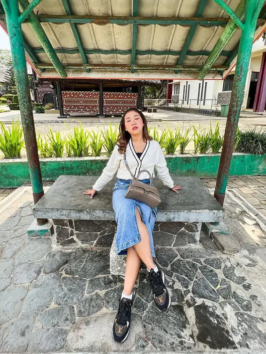 Komika sekaligus aktris Kiky Saputri baru-baru ini mengejutkan publik dengan pengakuannya. [Foto: IG/kikysaputrii]