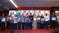 Penghargaan tersebut diberikan pada pembukaan Jobfair Kemnaker di Jakarta Internasional Expo (JIEXPO) Kemayoran pada Jumat (25/8/2017).