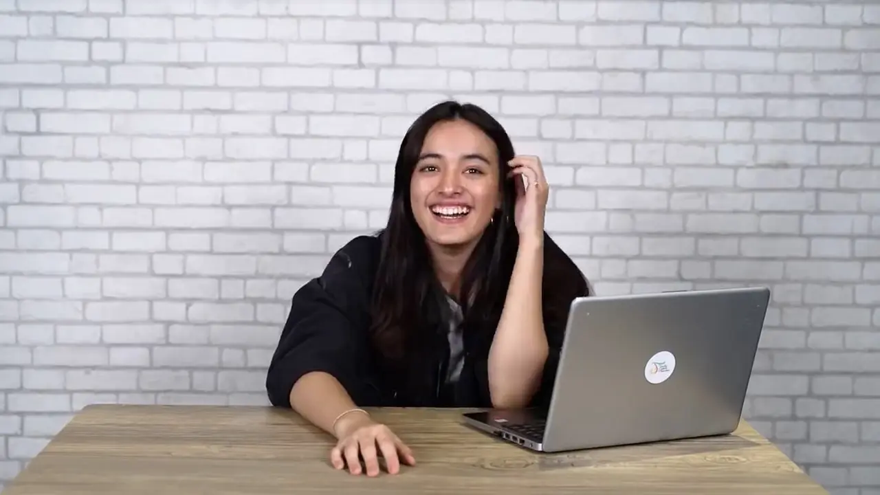 Reaction Video Cover Bersama Mawar de Jongh. sumberfoto: Trinity Production