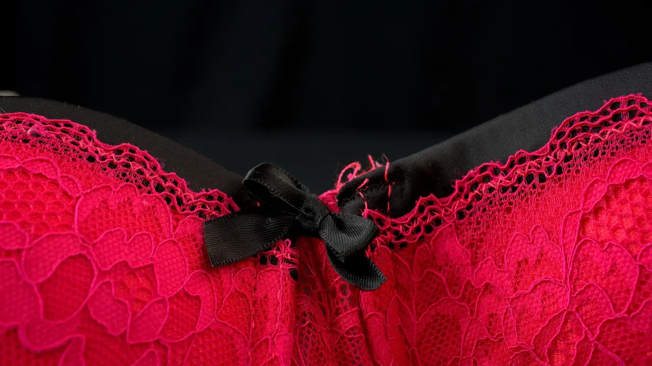 Lingerie Merah