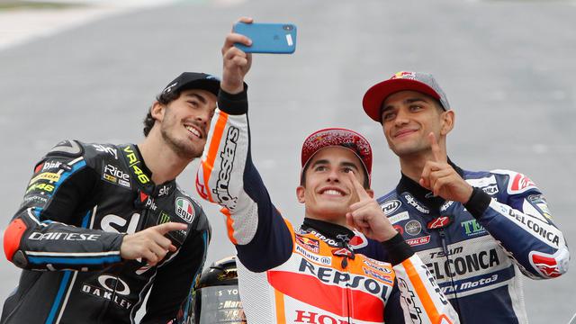 Keakraban Marc Marquez dengan Juara Dunia Moto2 dan Moto3