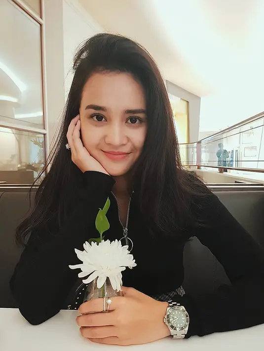 Di Marina Batavia, Sunda Kelapa, Jakarta Utara, Minggu (15/7/2018), Michelle pun mengungkapkan soal kriteria pasangannya. Nggak berlebihan, terpenting bisa membuatnya merasa nyaman. (Instagram/michelleziu)