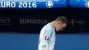 Kesedihan striker Inggris, Wayne Rooney, setelah kalah dari Islandia pada babak 16 besar Piala Eropa 2016 di Stade de Nice, Nice, Selasa (28/6/2016) dini hari WIB. (Reuters/Kai Pfaffenbach)