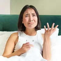 Ikustrasi Wanita Mengeluh / by freepik