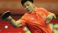 Mental menjadi masalah atlet tenis meja China, Ma Long, pada ajang Olimpiade Rio de Janeiro 2016. (EPA/FAZRY ISMAIL)