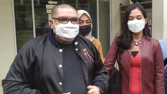 Razman Arif Nasution bersama Era Setyowati alias Sierra, Miss Landscape International 2019 (Kapanlagi.com)
