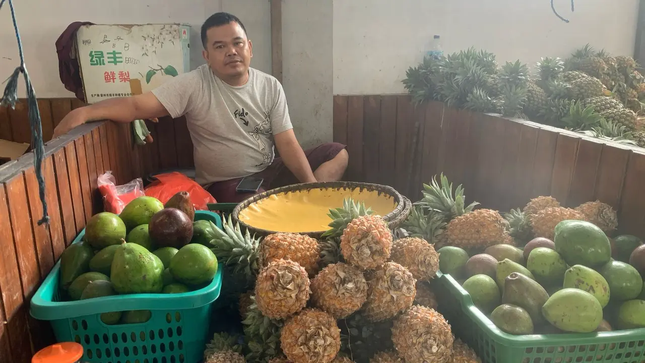 pedagang buah di Kota Gorontalo
