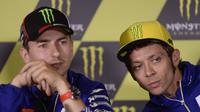 Jorge Lorenzo dan Valentino Rossi, sama-sama akan menghadapi tantangan yang berat di sirkuit Red Bull Ring, Austria. (JOSEP LAGO / AFP)