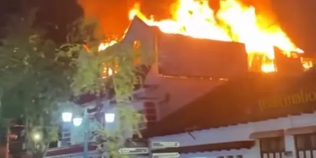 Kronologi  Hamzah Batik Malioboro Terbakar