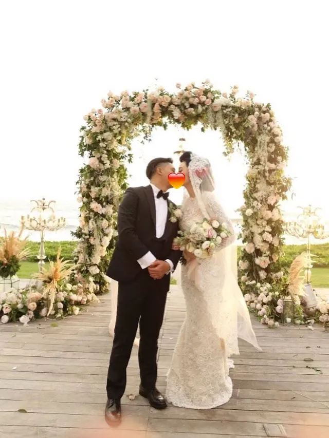 Jadi Calon Ayah, Ini 7 Potret Mesra Derby Romero dan Istri Jalani 4 tahun pernikahan