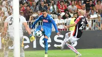 Jose Callejon menyumbang gol saat Napoli bersua Nice pada laga leg kedua babak play off Liga Champions. (doc. Napoli )