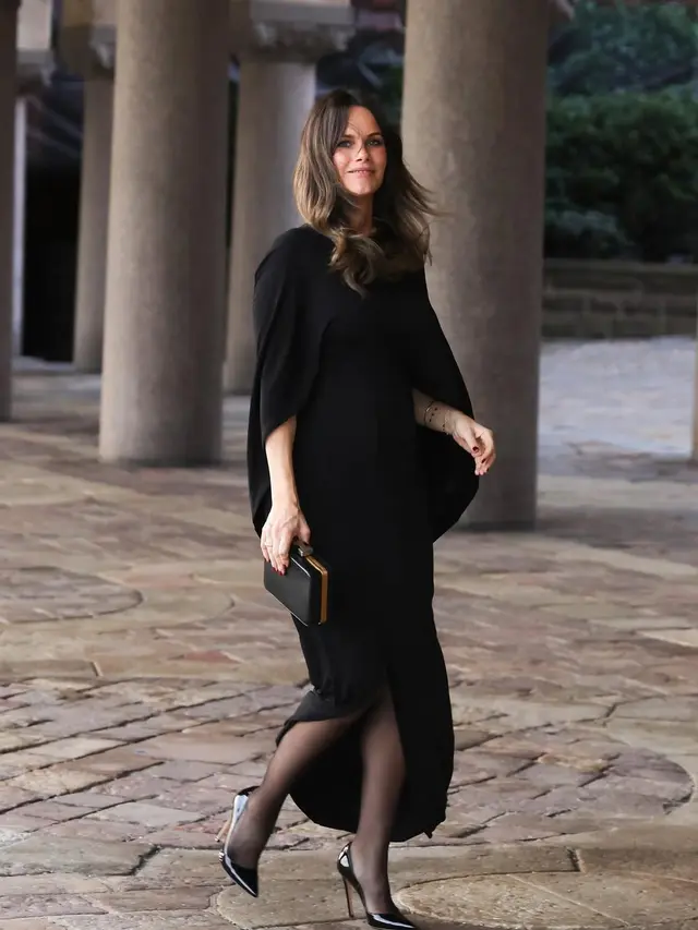 Tampil Elegan ala Putri Kerajaan Dunia, Intip Koleksi Tas Mewah Kate Middleton hingga Anisha Rosnah