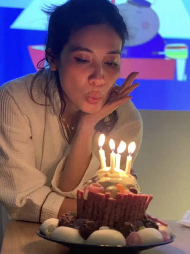 Outfit Liburan Vino G Bastian dan Marsha Timothy di Jepang, credit: @marshatimothy