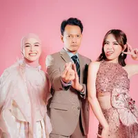 Tampilan Amanda Manopo dan Revalina S Temat saat Premier Film 1 Imam 2 Makmum. [dok. @snap.nuel]