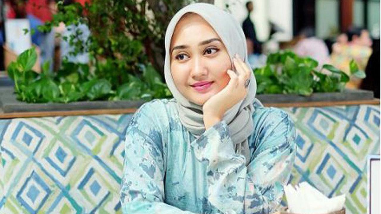 Inspirasi hijab Dian Pelangi