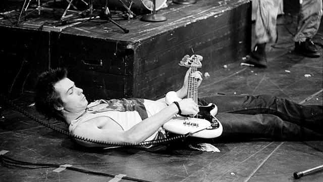 02-01-1979: Sid Vicious Jalani Sidang Perdana Pembunuhan Nancy Spungen