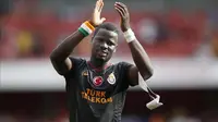 Emmanuel Eboue hijrah dari Arsenal ke Galatasaray pada tahun 2011. Eboue mempersembahkan dua gelar juara liga dan satu Piala Turki. (www.squawka.com)