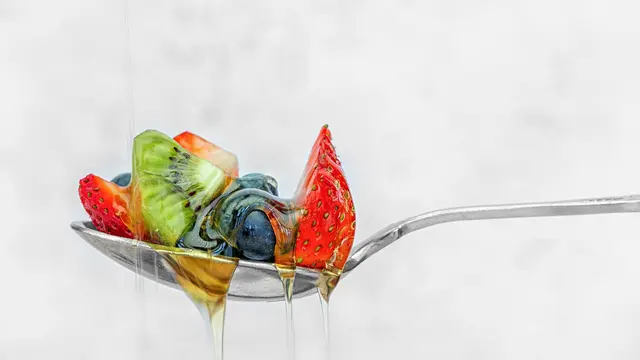 Buah kiwi, stroberi, blueberry