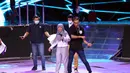 Nominator Pendatang Baru Paling Memikat di ajang Infotainment Awards 2017 itu tidak sendiri. Arafah tampil bersama dengan komika lainnya, Cemen dan juga Mo Sidik. (Nurwahyunan/Bintang.com)