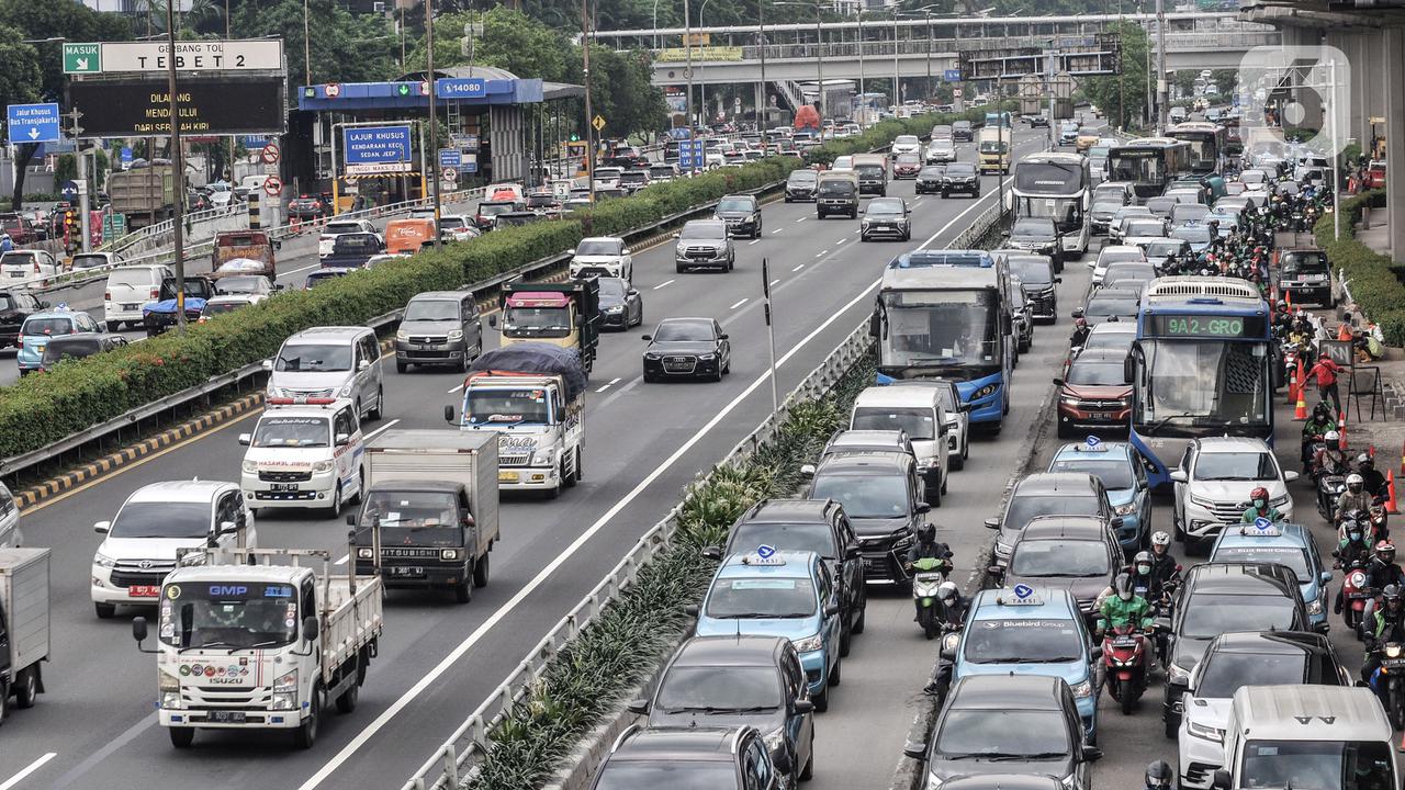 Pemprov DKI Jakarta Uji Coba Pengaturan Jam Kerja Mulai Pekan Depan